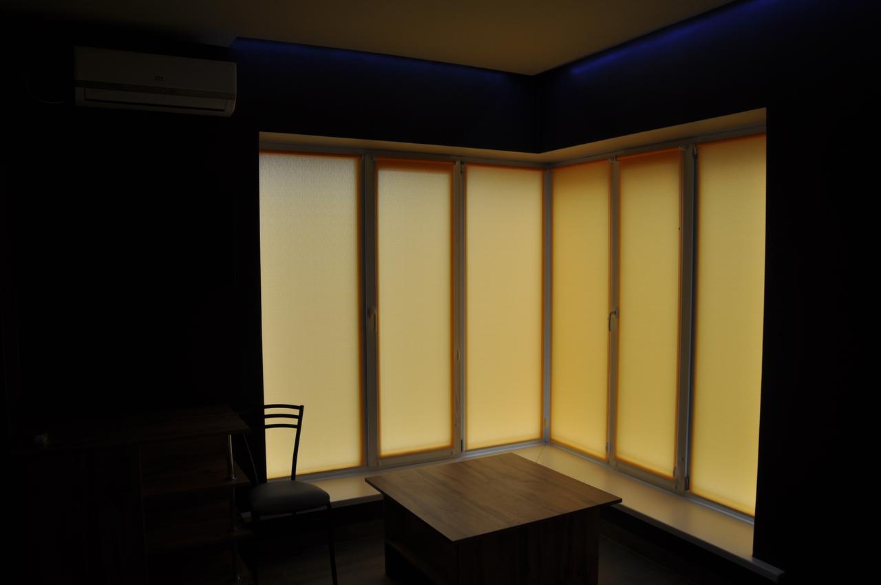 Full House Capsule Hostel Rivne Eksteriør billede A traditional Japanese room with a shoji