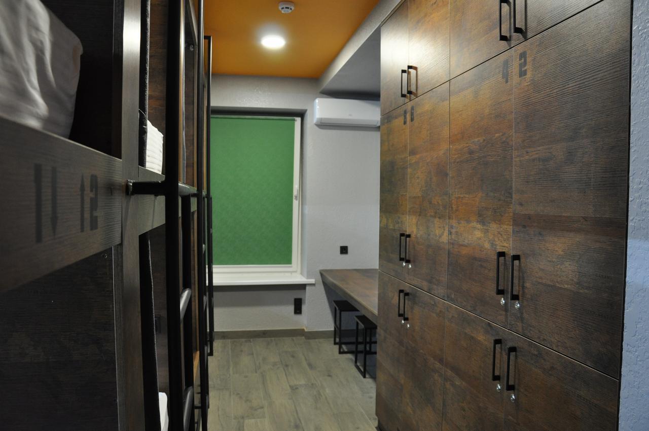 Full House Capsule Hostel Rivne Eksteriør billede A typical student bedroom