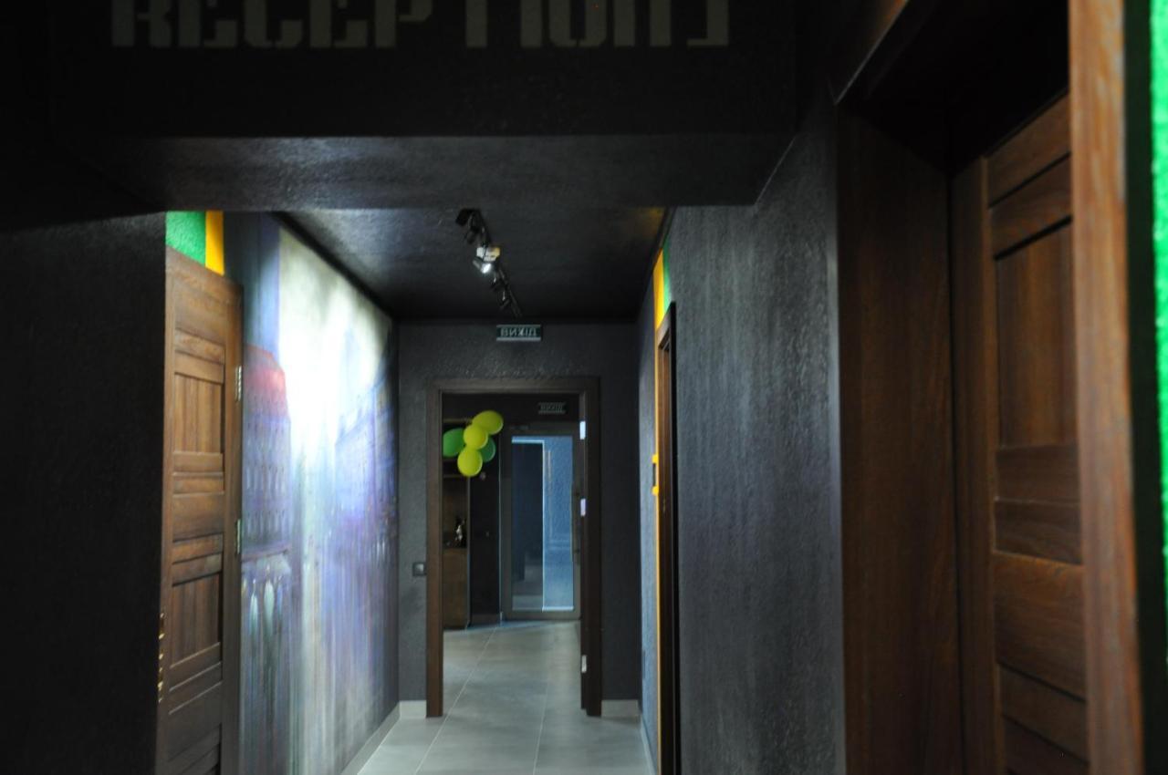 Full House Capsule Hostel Rivne Eksteriør billede A corridor in a love hotel in Tokyo
